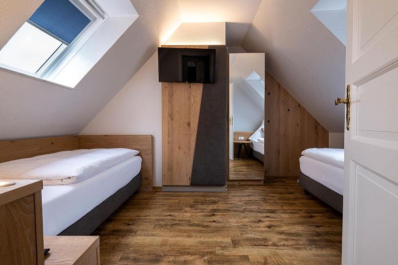 Suite (4 People) image 2