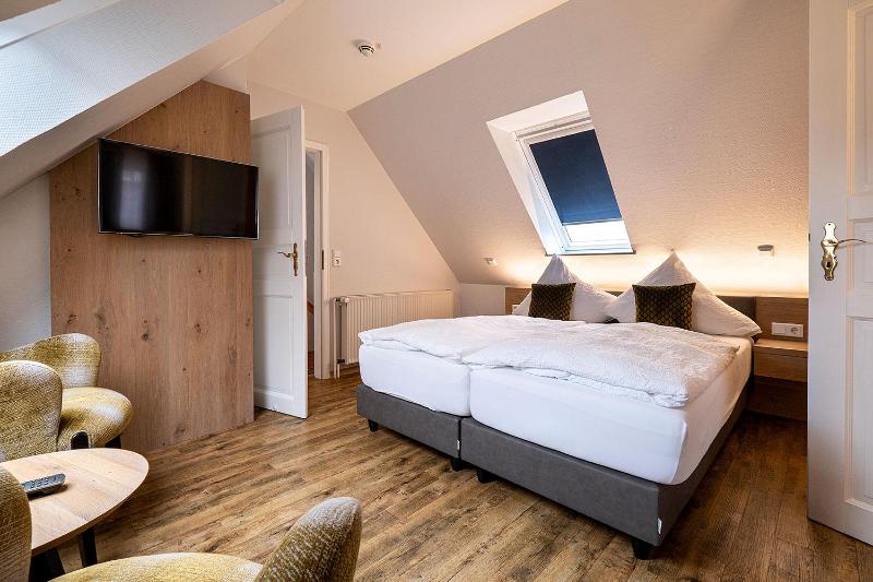 Suite (5 Adults) image 3
