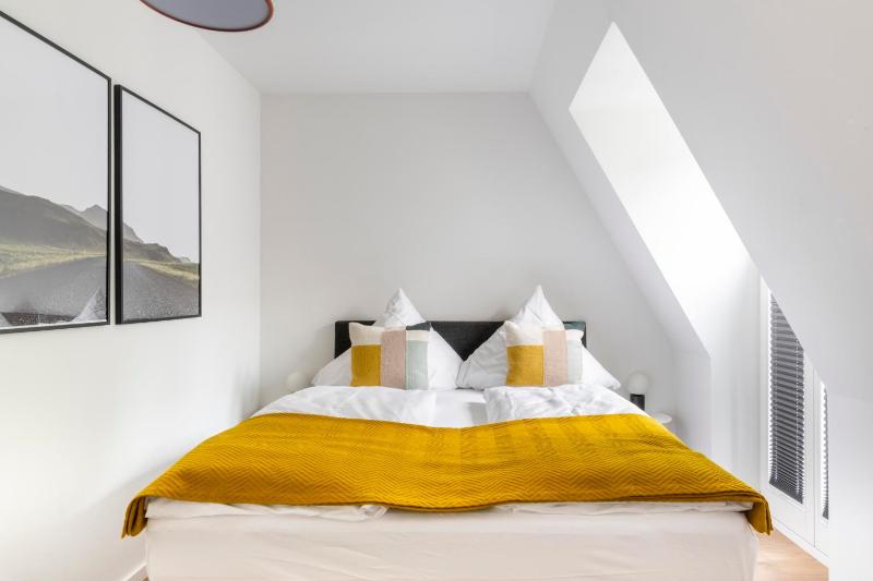 One-bedroom Suite with balcony (Innenhof) image 2