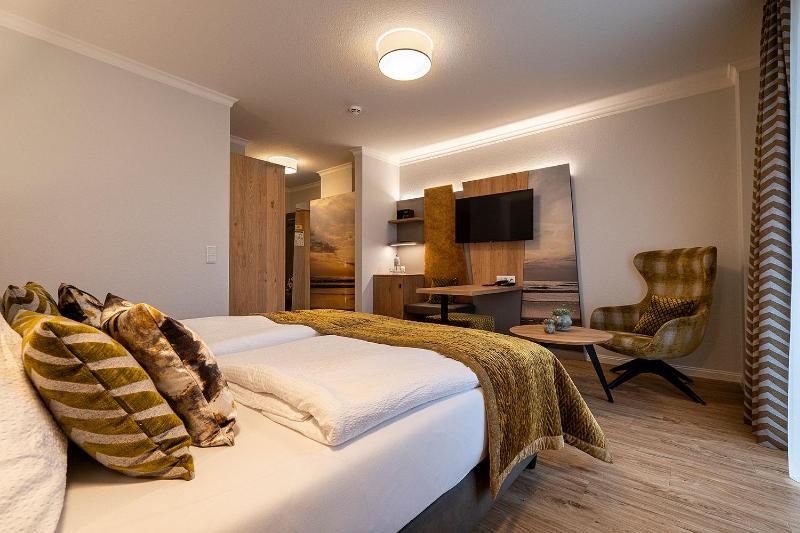 Comfort Double Room with Balcony image 1