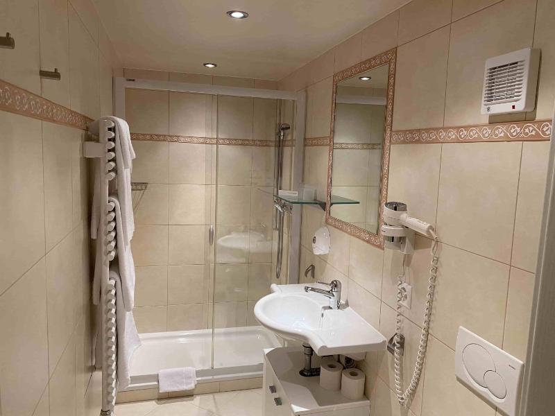 Superior Triple Room image 4