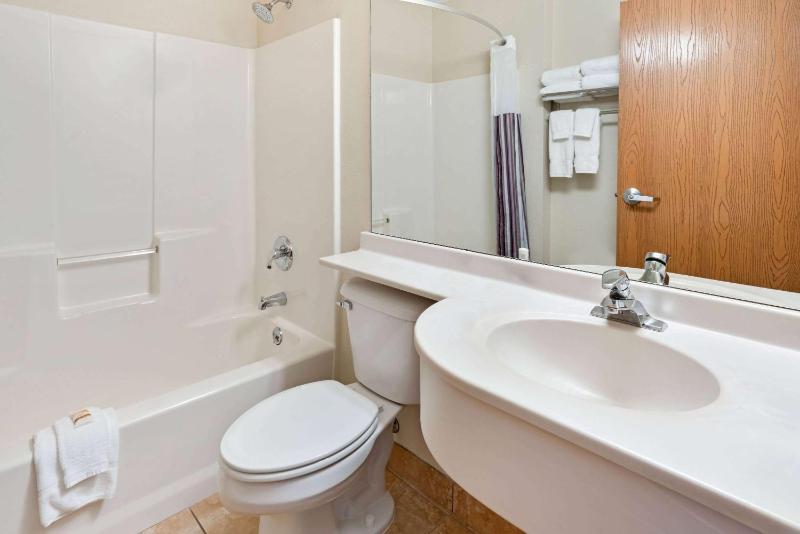 Executive King Room image 3