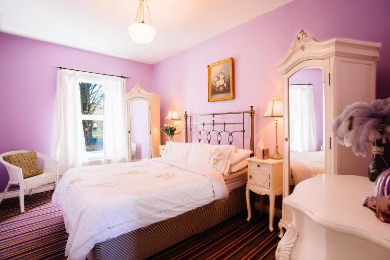 Two-Bedroom House image 2