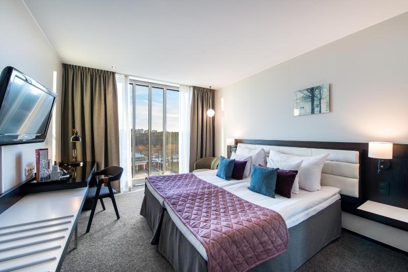 Superior Twin Room image 1