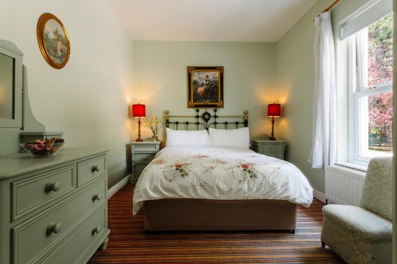 Two-Bedroom House image 2