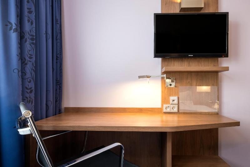 Standard Room image 3
