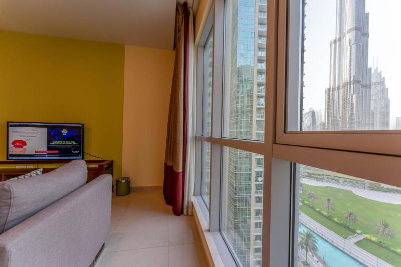 2 Bedroom, Balcony Burj Khalifa View, Non-Smoking image 3