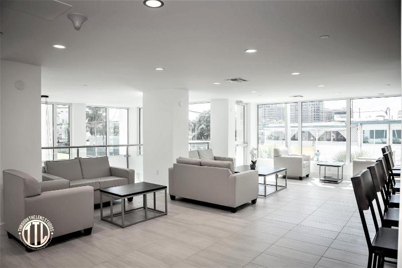 The Avalon Club - image 10