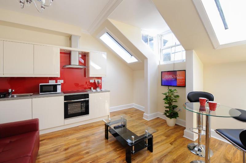 Deluxe Family Suite (2 Adults + 2 Children) image 4