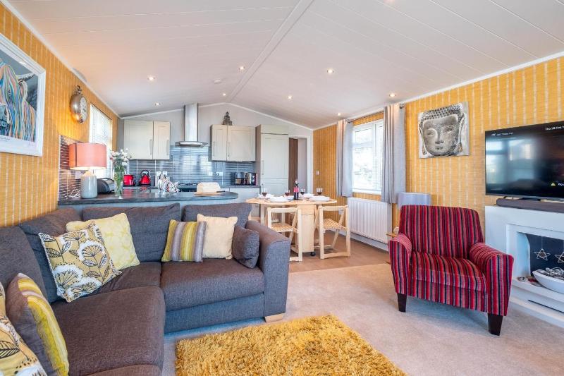 Chelsea Lodge - Aldeburgh Coastal Cottages - image 4