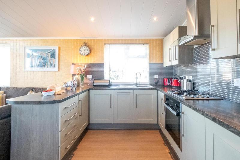 Chelsea Lodge - Aldeburgh Coastal Cottages - image 16