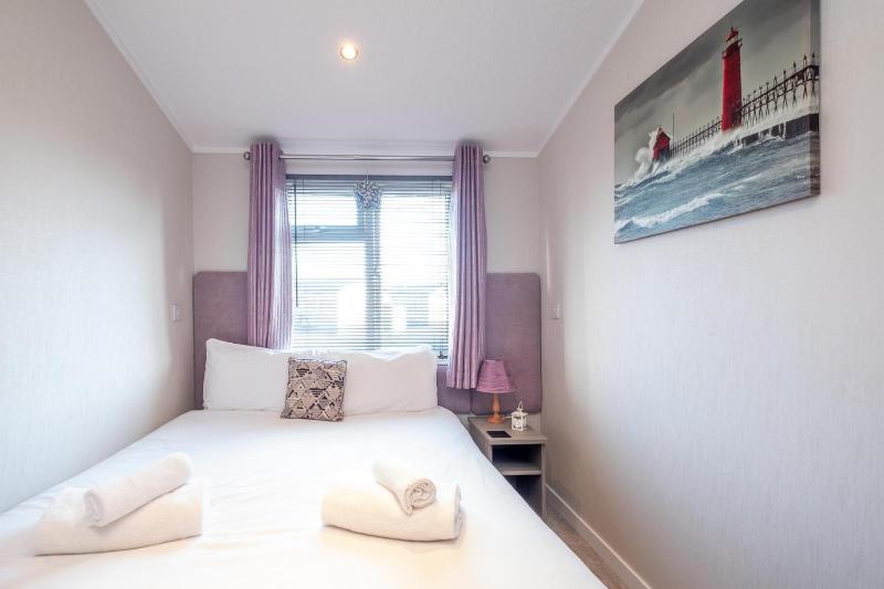 Chelsea Lodge - Aldeburgh Coastal Cottages - image 10