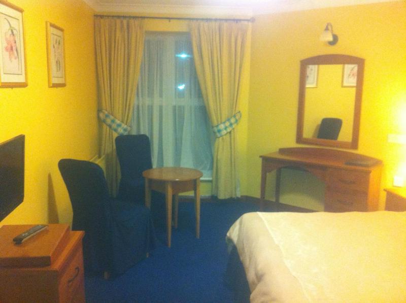 Single Room image 3