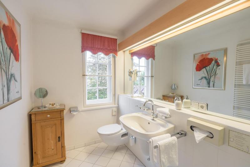 Double Room with Garden View image 2