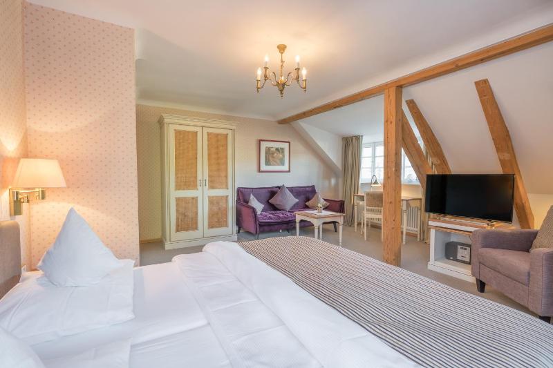 Double Room with Garden View image 1
