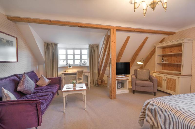 Double Room with Garden View image 3