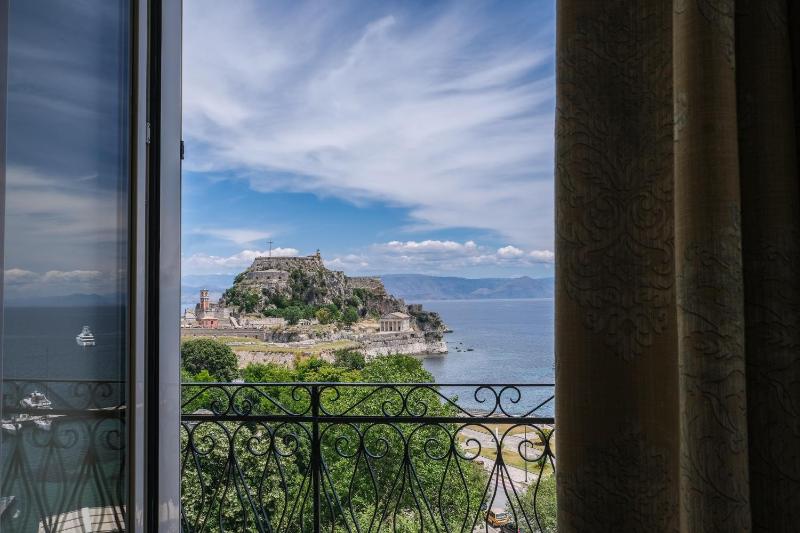 Superior Double Room with Sea View image 1