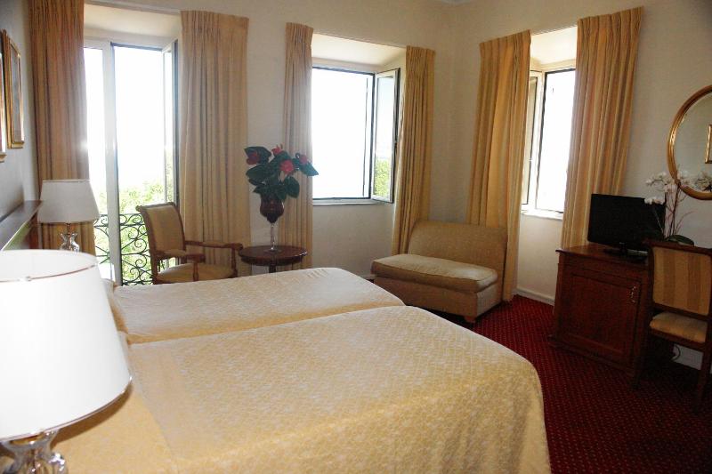 Superior Double Room with Sea View image 4