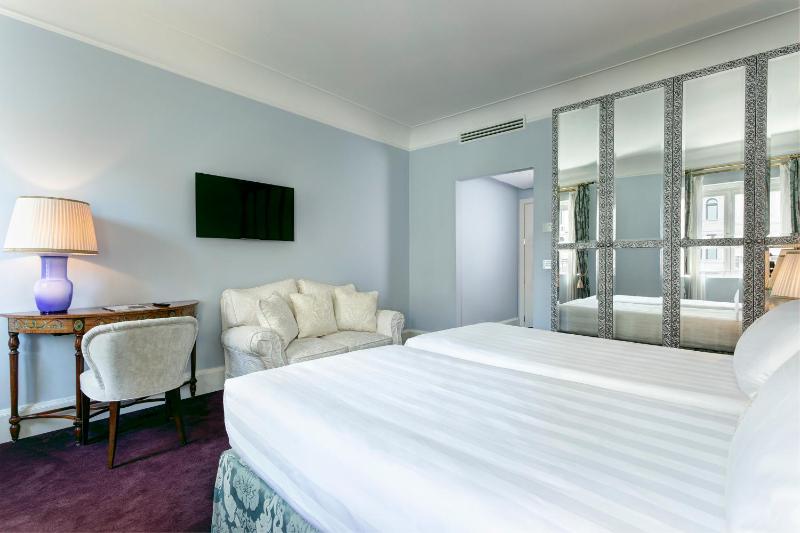 Superior Double or Twin Room image 3