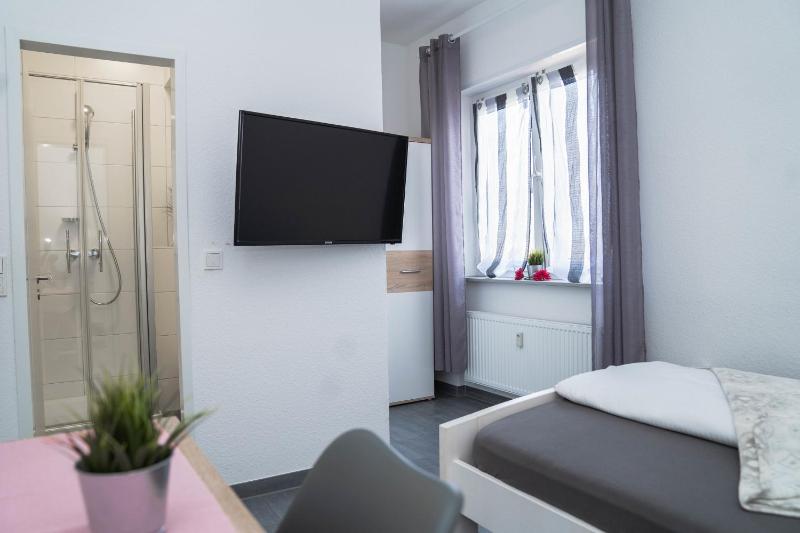 Single Room with Private Bathroom image 1