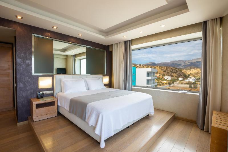 Junior Suite with Sea View image 3