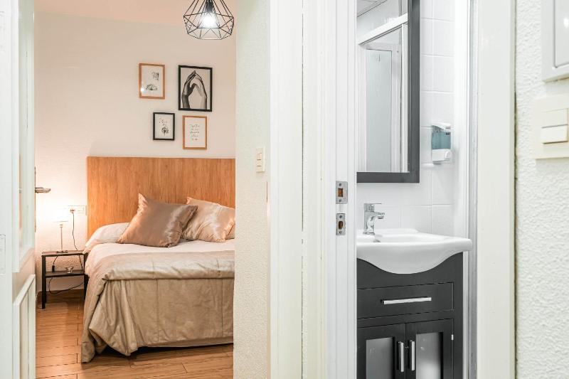 - Apartamento en el Corazón de Granada - QH Granada Centro - image 10