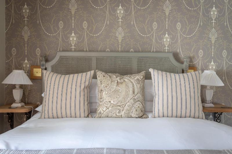 Standard Double Room image 2
