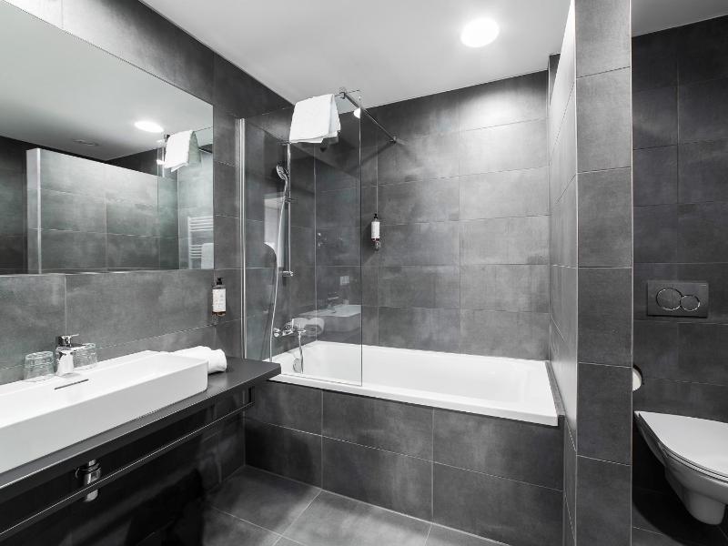 Double Room image 1