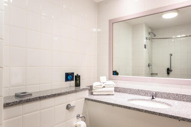 Double Room image 3