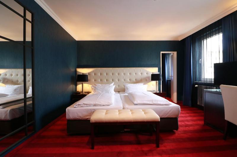 Business Double Room image 1