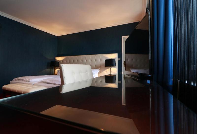 Business Double Room image 3