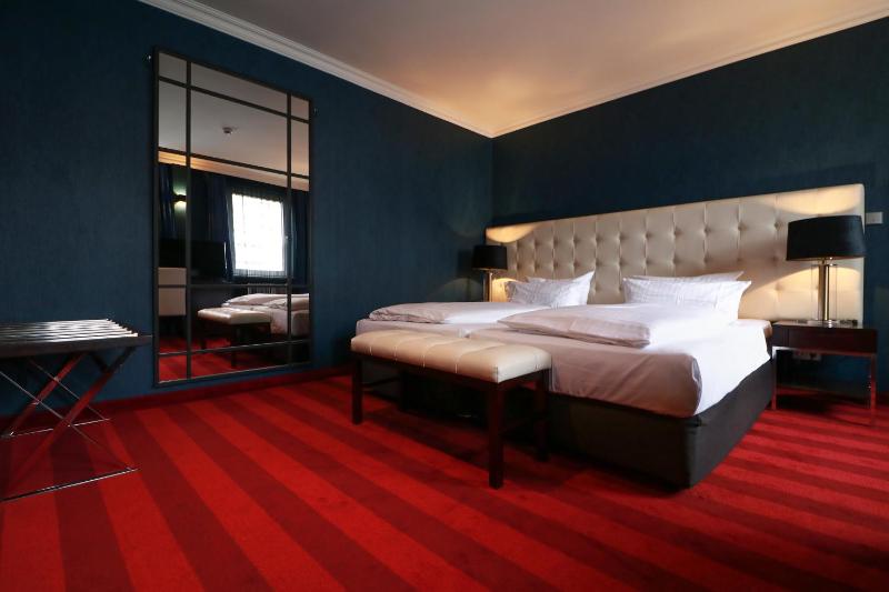 Business Double Room image 2