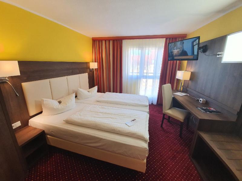 Standard Double Room image 1
