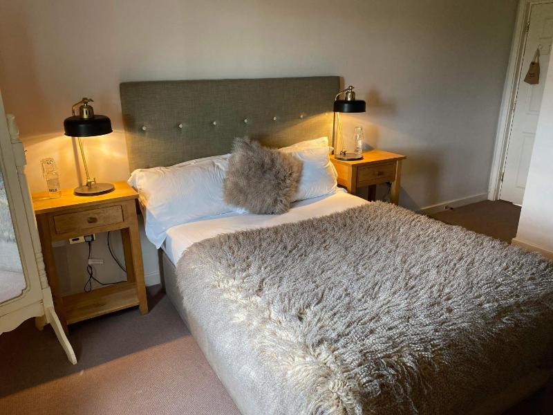 Small Double Room image 1