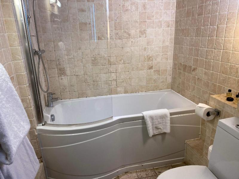 Small Double Room image 3