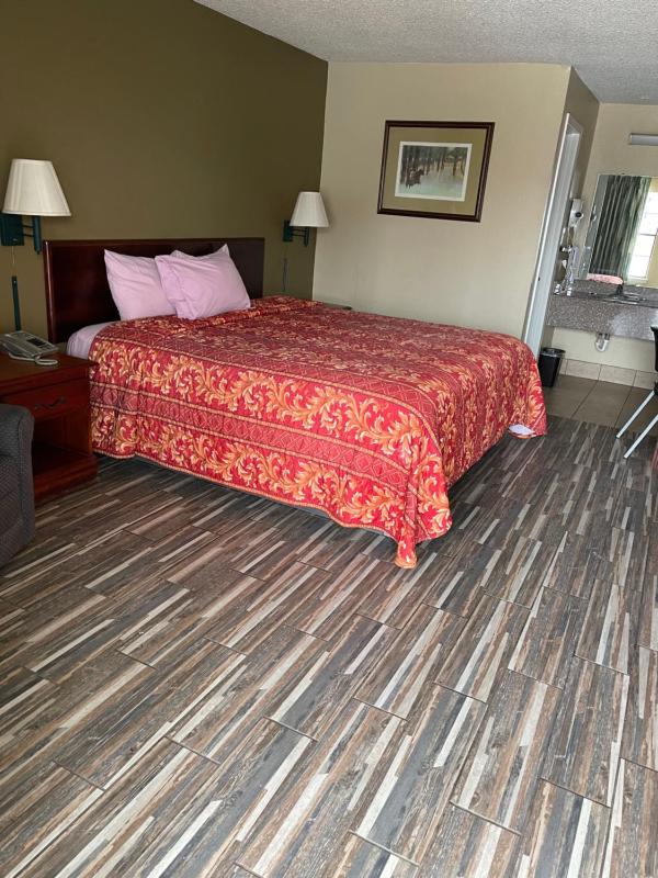 King Room image 1