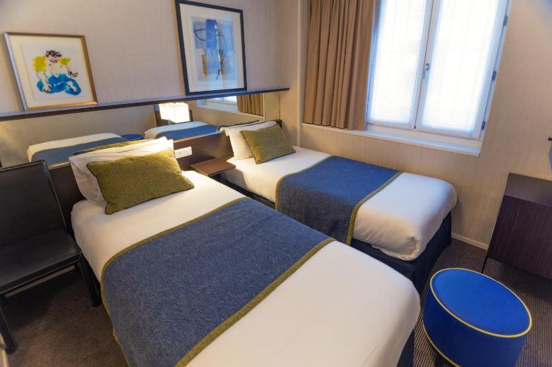 Twin Room image 1