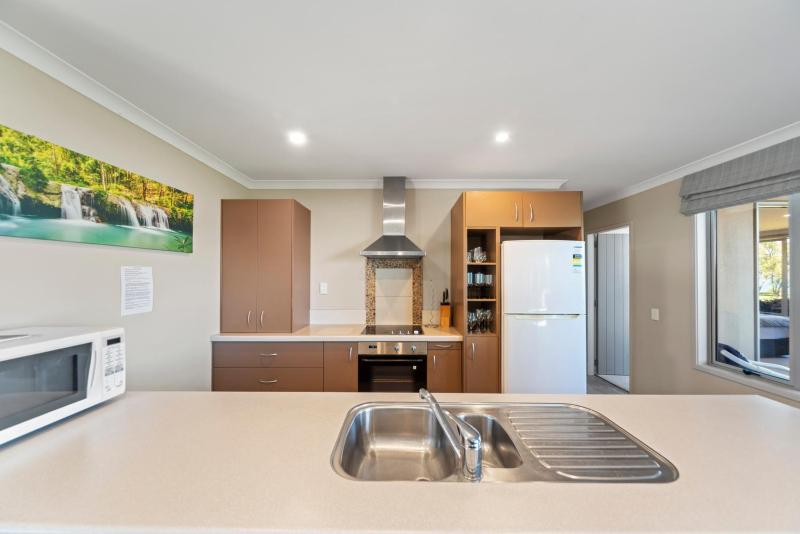 Lakeside Vistas Magic - Rainbow Point Home - image 28