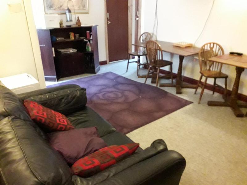 Twin Room image 1