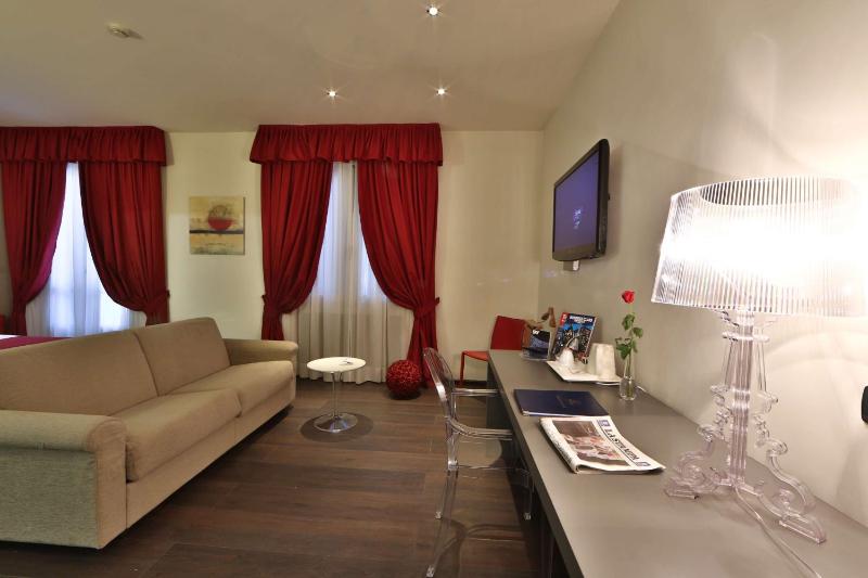 Superior Queen Room image 1