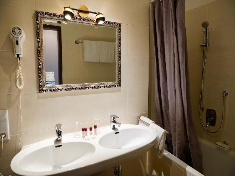 Budget Double Room image 2