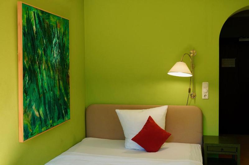 Standard Single Room image 1