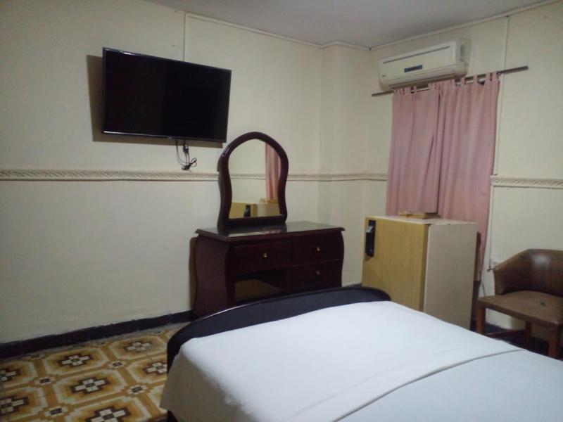 Hotel El Diamante CA - image 6