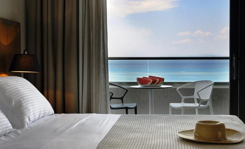 Double Room with Sea View image 1