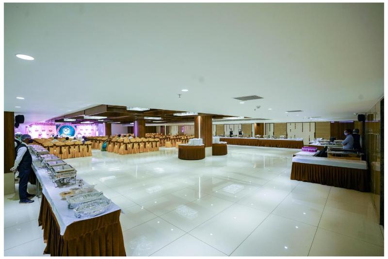 Hotel SVM Grand Nagole - image 9
