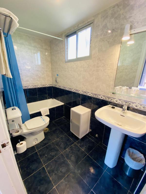 Twin Room- Ground floor with Terrace  image 2