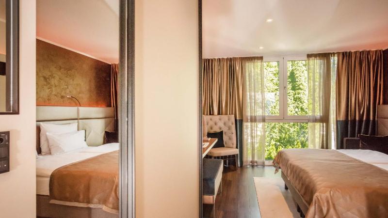 Standard Double Room image 3
