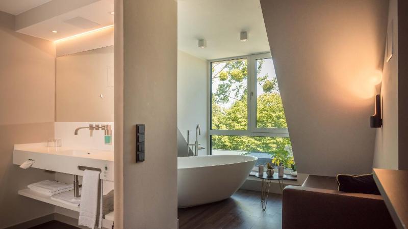 Suite image 3