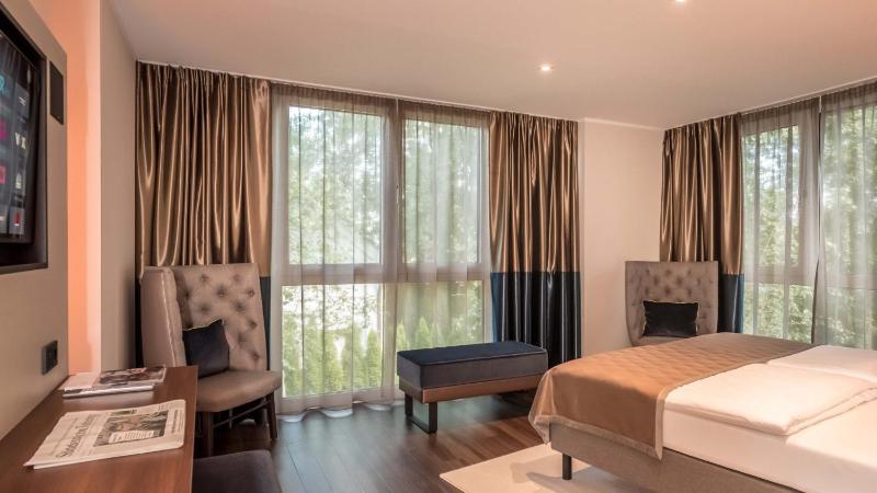 Junior Suite image 2
