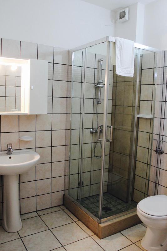 Standard Quadruple Room image 1